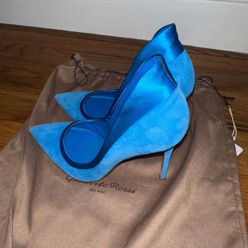 Gianvito Rossi Vibrant Blue Heels - Picture 3 of 6